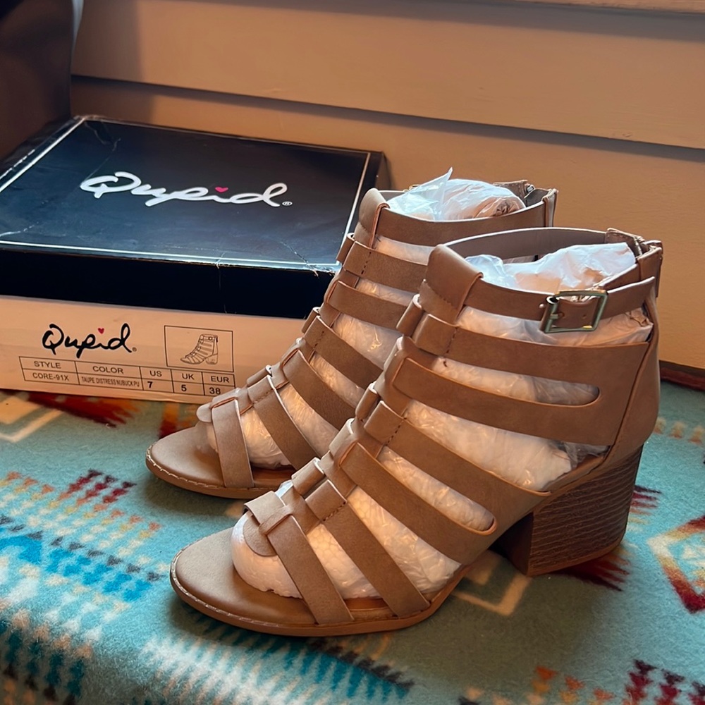 NWT Qupid Gladiator Style Sandals